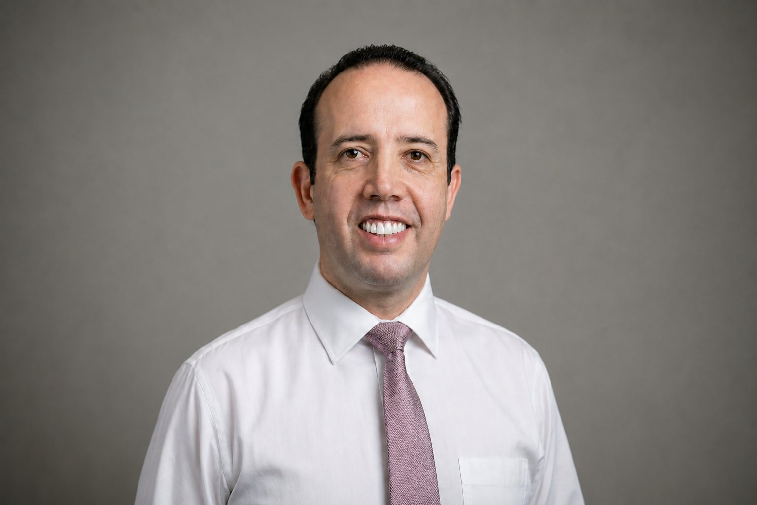 Professional portrait of a Family Realty Holdings team member, Helton Rodrigues